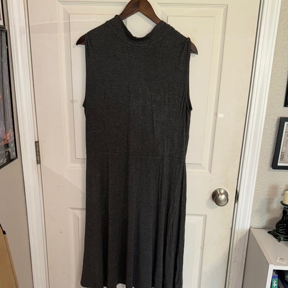 Elegant Sleeveless Gray Dress